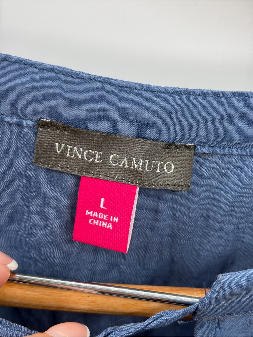 Vince Camuto NWT Steel Blue Rumple Woven Split-Neck Top Blouse - Size L - Picture 5 of 9
